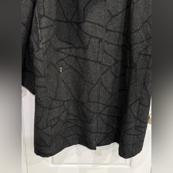 EILEEN FISHER CHARCOAL CRACKED ICE JACQUARD ROUND NECK KNEE LENGTH COAT M/L - Picture 4 of 9